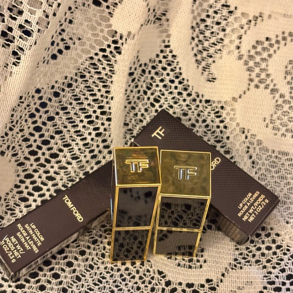 Tom Ford Black and Gold Lipstick Duo - Picture 3 of 10